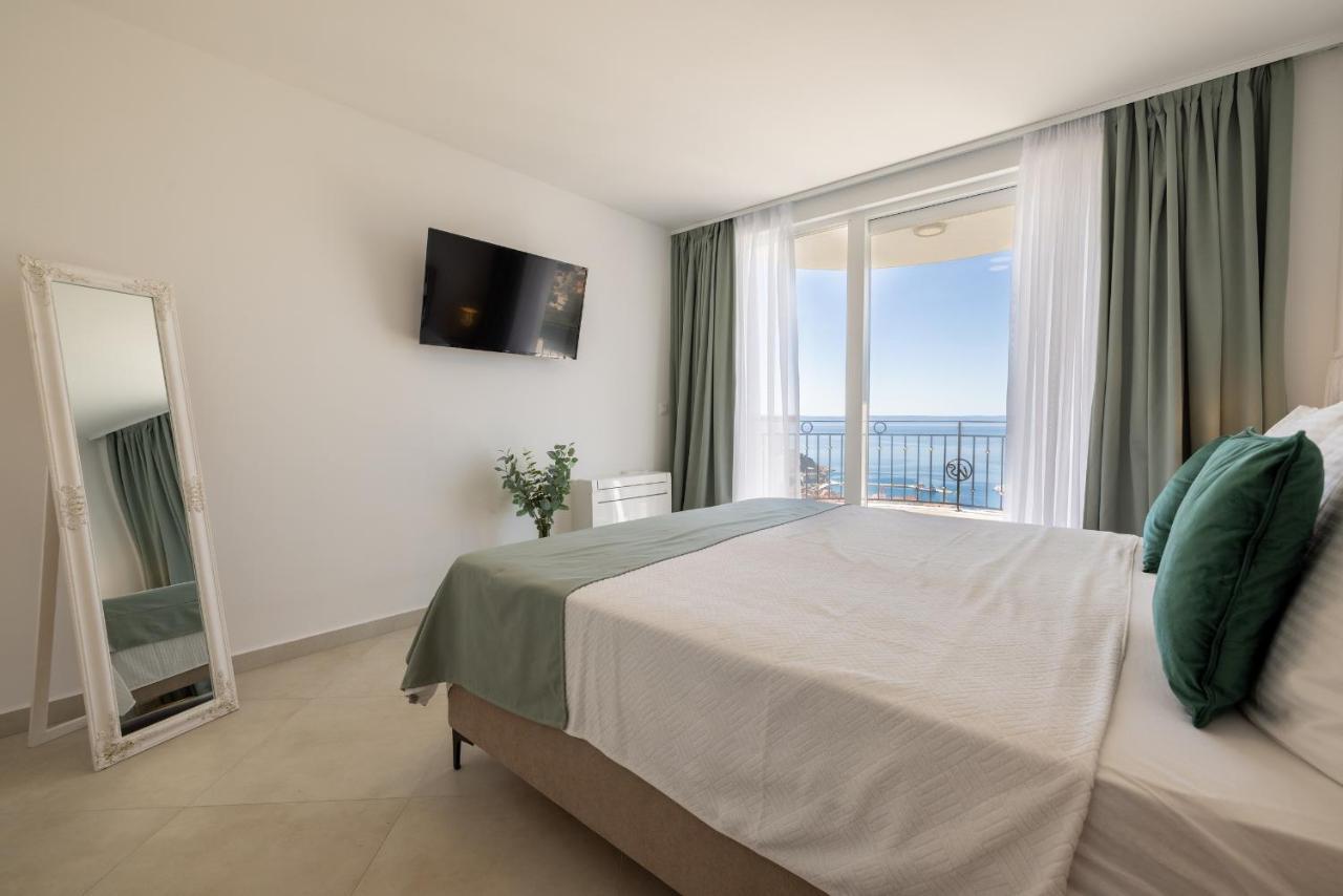 Villa Smaragd - Lapis - Luxury Apartment With Shared Pool Макарска Экстерьер фото