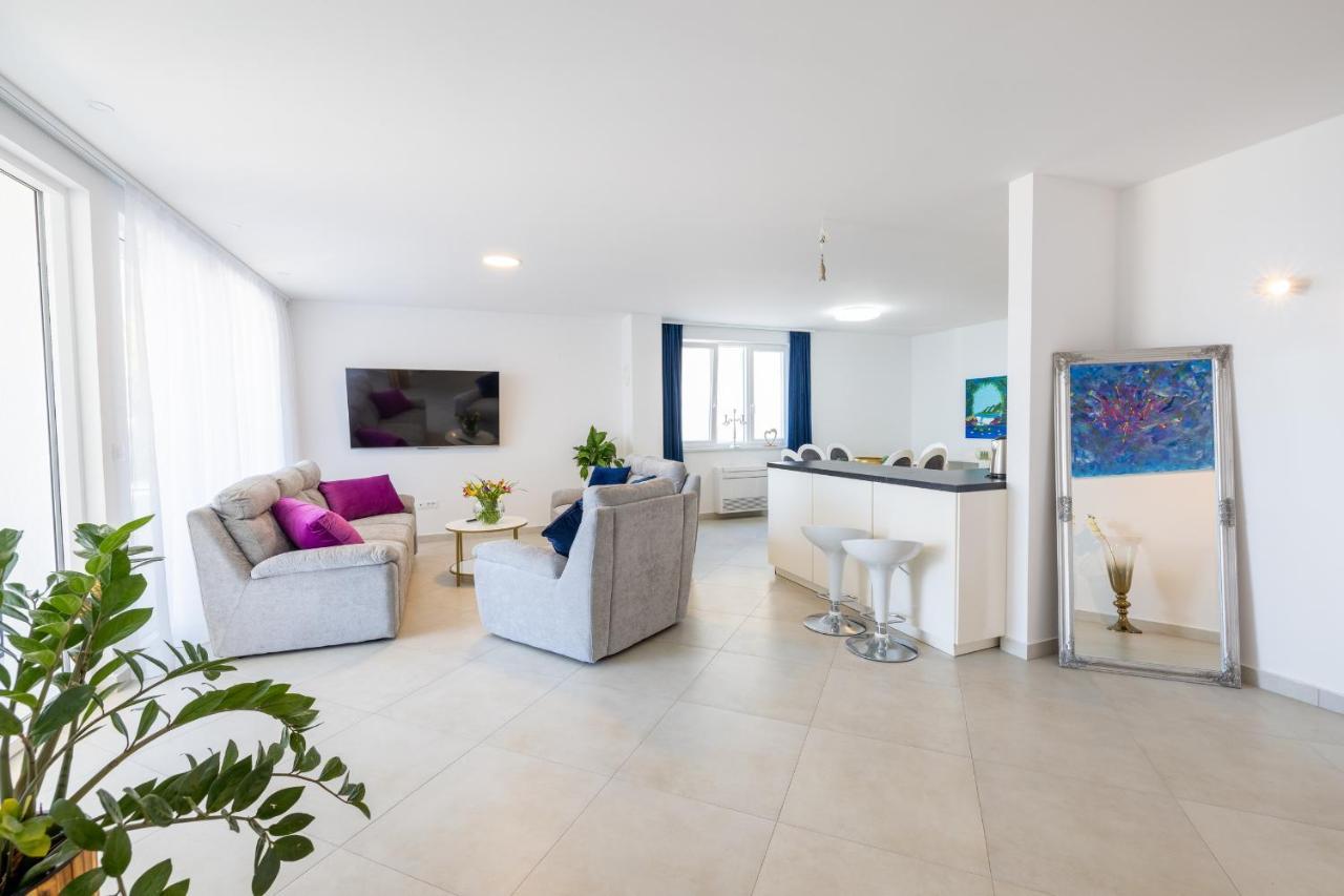 Villa Smaragd - Lapis - Luxury Apartment With Shared Pool Макарска Экстерьер фото