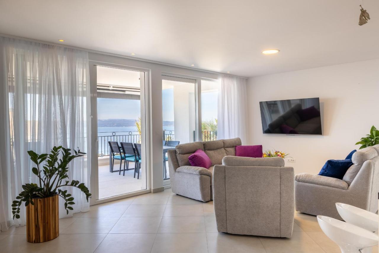 Villa Smaragd - Lapis - Luxury Apartment With Shared Pool Макарска Экстерьер фото