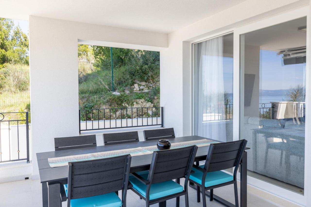 Villa Smaragd - Lapis - Luxury Apartment With Shared Pool Макарска Экстерьер фото
