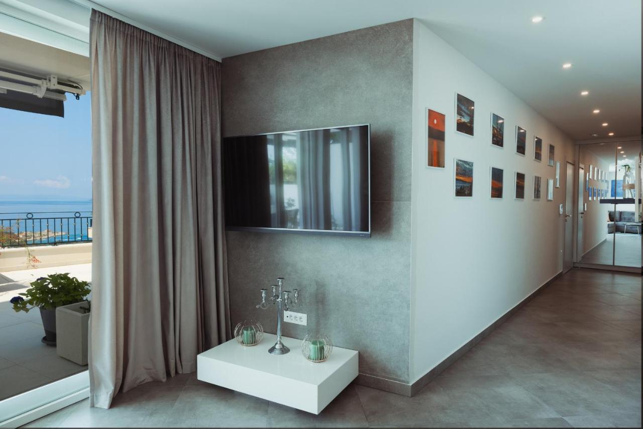 Villa Smaragd - Lapis - Luxury Apartment With Shared Pool Макарска Экстерьер фото