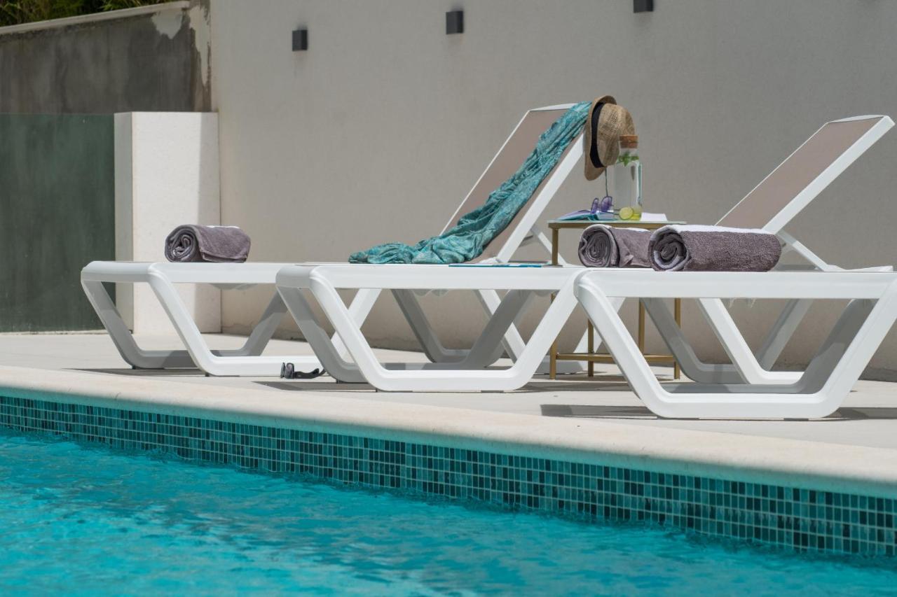 Villa Smaragd - Lapis - Luxury Apartment With Shared Pool Макарска Экстерьер фото